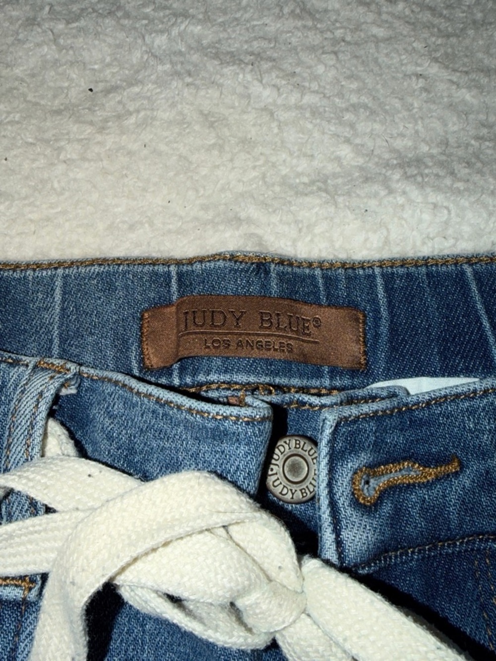 Judy Blue Medium Blue Drawstring Waist Ankle Cropped Jeans - Picture 2 of 2